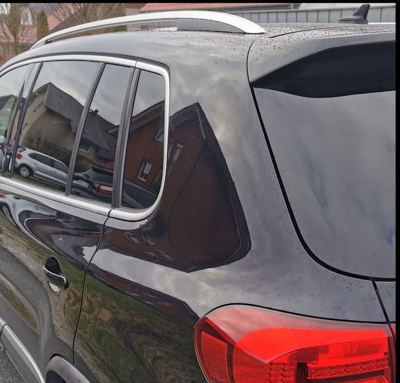 Getönte Seitenscheibe hinten am VW Tiguan